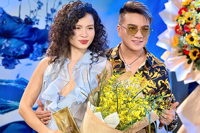  Nữ ca sĩ 'điên nhất showbiz Việt' bật khóc vì câu nói của Đàm Vĩnh Hưng 