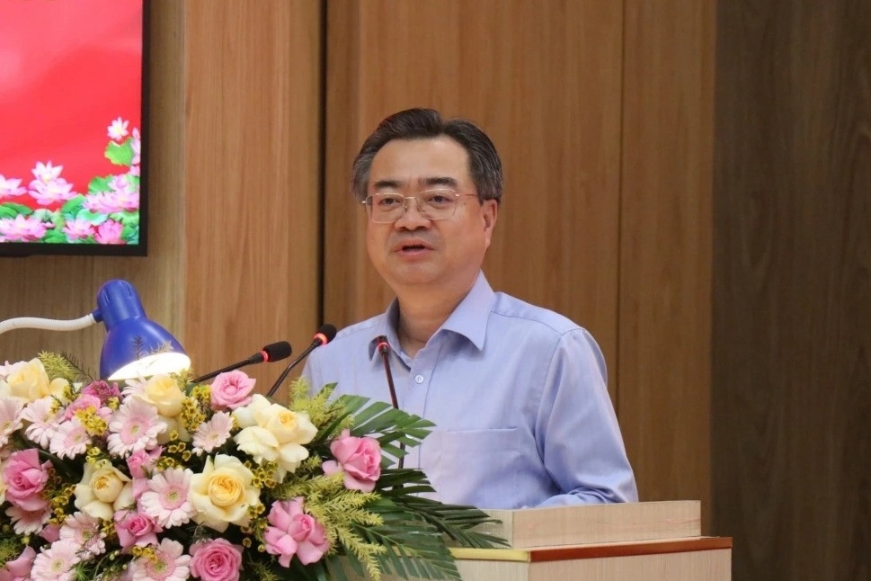 Ông Nguyễn Thanh Nghị trình bày chương trình hành động trước cử tri Đắk Lắk