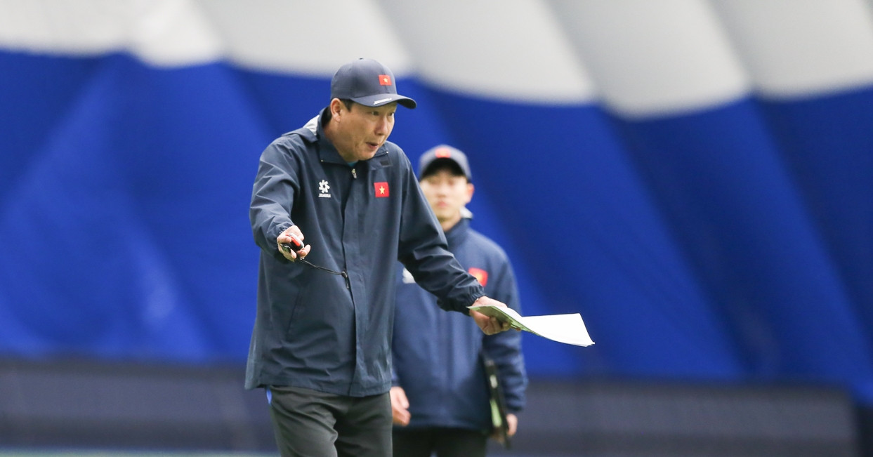 Tuyển Việt Nam: Bài toán khó nhất của HLV Kim Sang Sik