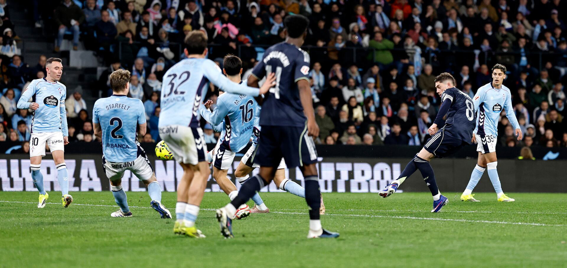 Valverde Celta Real Madrid 1 2.jpg