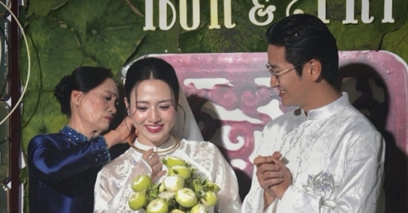 Việt Hoa ăn hỏi đậm chất Bắc Bộ, em trai Hòa Minzy xin lùi thời hạn lấy vợ