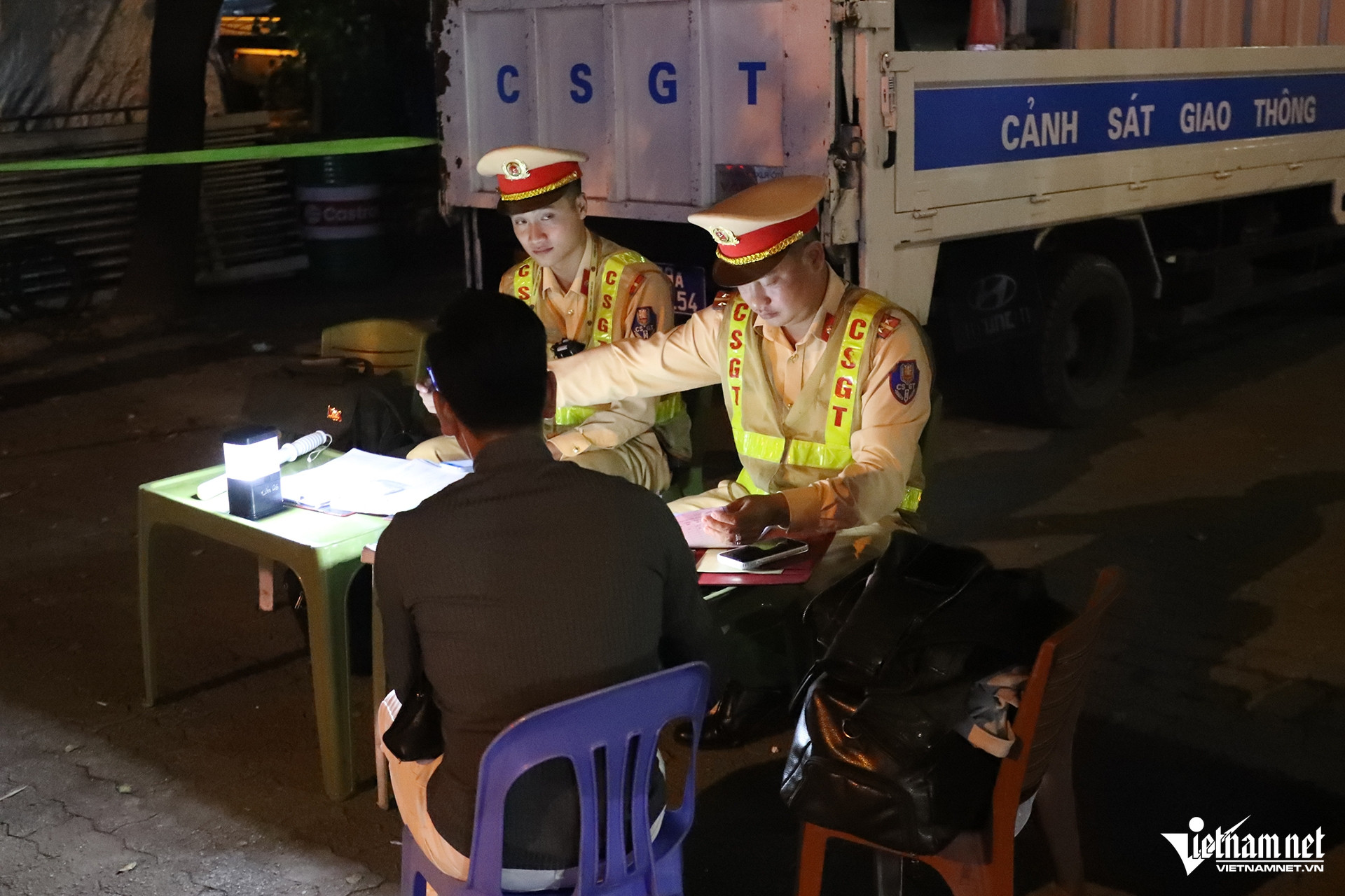 W-vi pham con 8.JPG.jpg