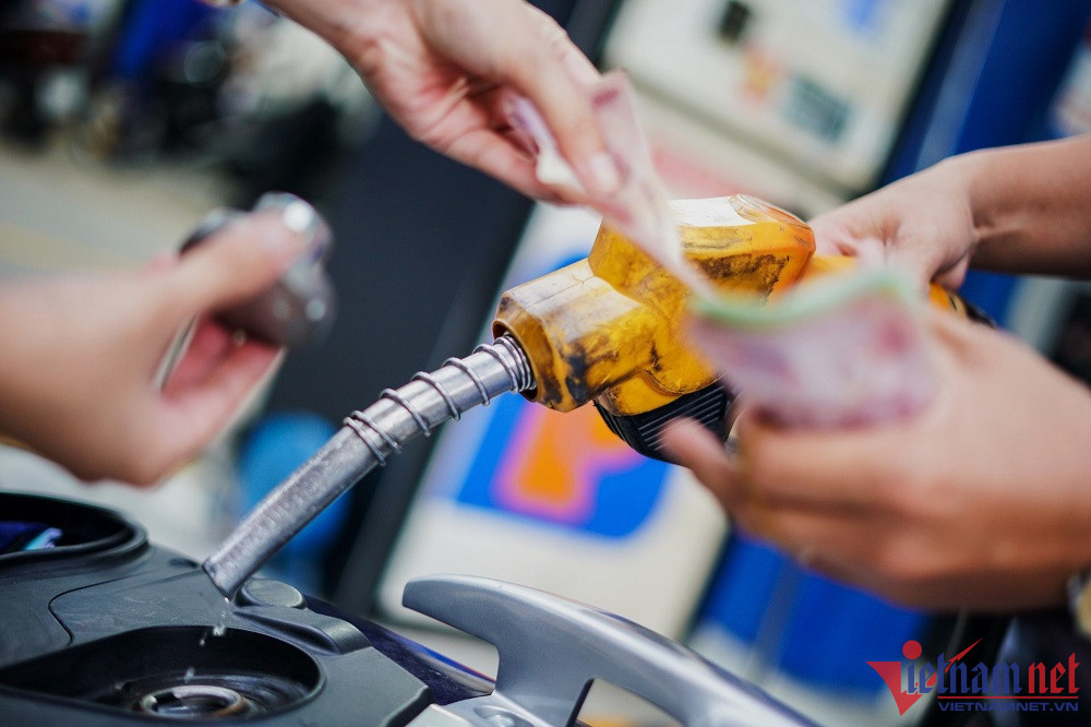 xăng dầu vietnamnet.jpg