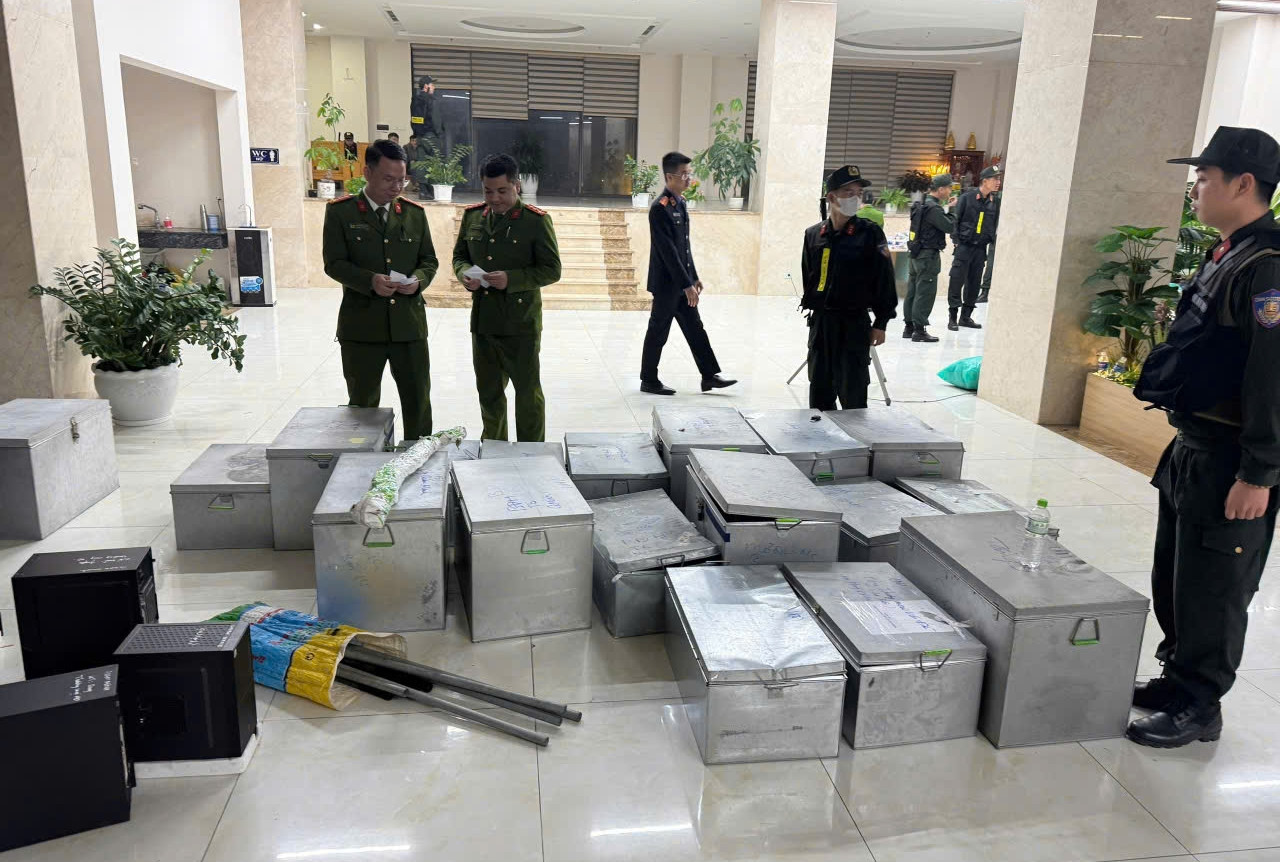 Bản tin sáng 8/3: Bắt Giám đốc Công ty Quan Minh