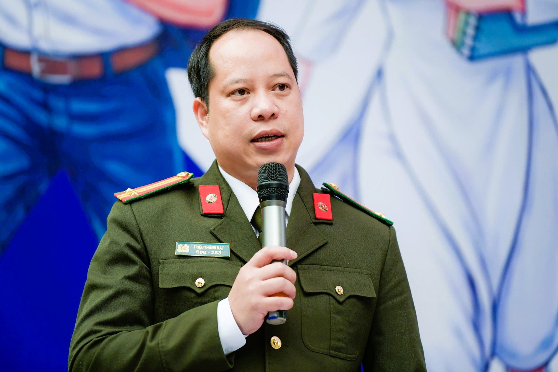 Cận thị từ bao nhiêu độ trở lên không thể vào các trường công an năm 2026?