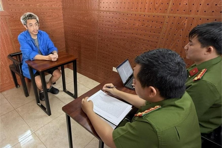  Bắt tạm giam 'bác sĩ tâm linh' rởm lừa tiền nhiều người bằng chiêu trò trừ tà 