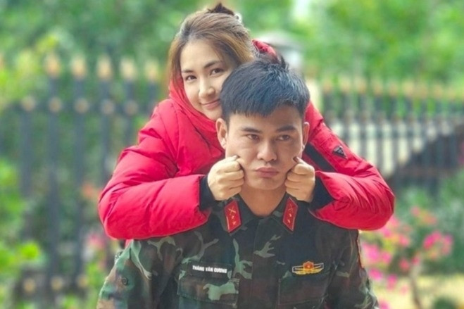 Đại úy Thăng Văn Cương viết về Hòa Minzy: 'Anh yêu em, vợ ơi'