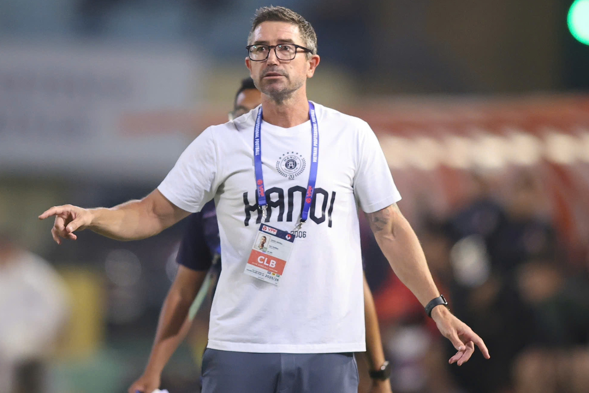 Harry Kewell khen hết lời tiền vệ đang trong 'tầm ngắm' của ông Kim Sang Sik