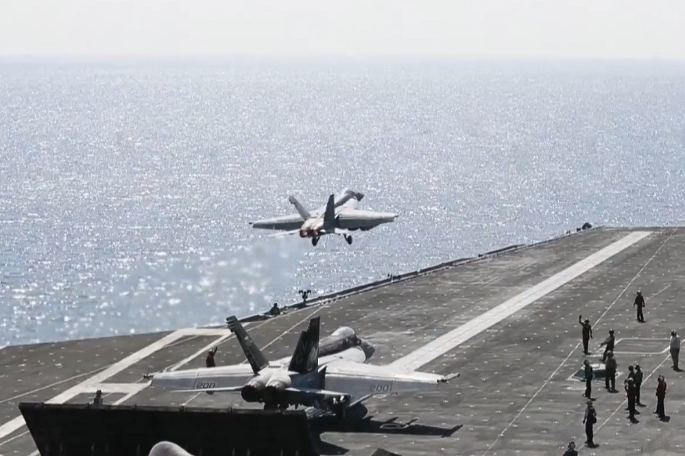 Iran tuyên bố bắt giữ lính Mỹ, Washington lên tiếng bác bỏ