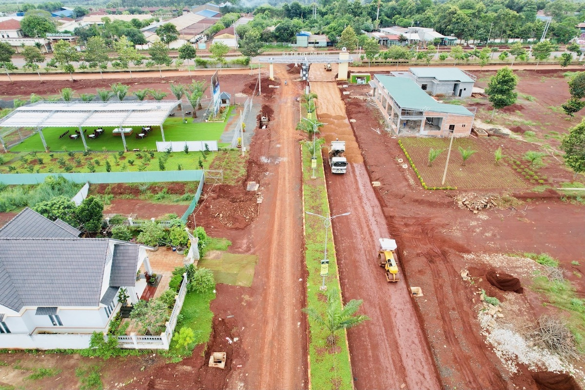 ‘Lướt sóng’ đất nền theo lời môi giới, người phụ nữ ở TPHCM khốn đốn đòi tiền