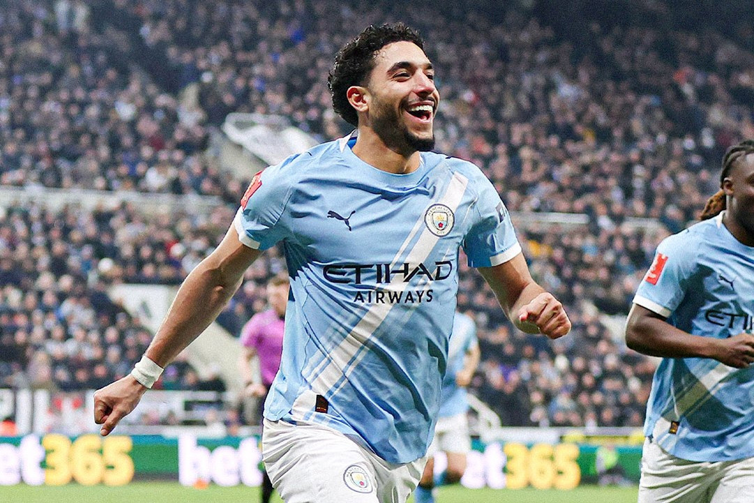  Marmoush lập cú đúp, Man City ngược dòng hạ Newcastle 