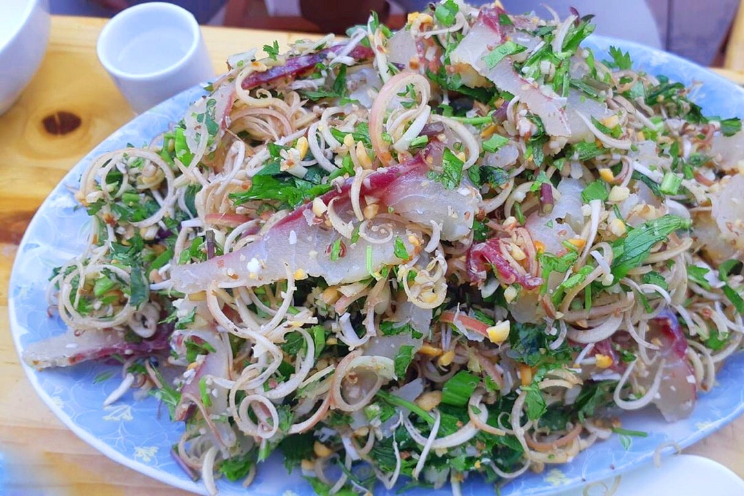 Mê gỏi cá, người đàn ông trẻ mắc nhiều loại sán