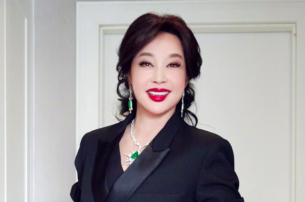 'Võ Tắc Thiên' Lưu Hiểu Khánh lên tiếng trước tin đồn có 8 bạn trai ở tuổi 71