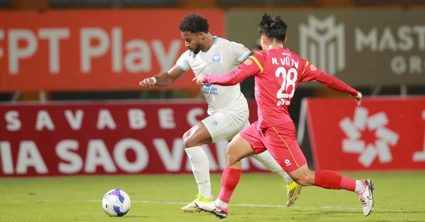 Xuân Son kém duyên, Nam Định nhọc nhằn đánh bại PVF-CAND phút 90