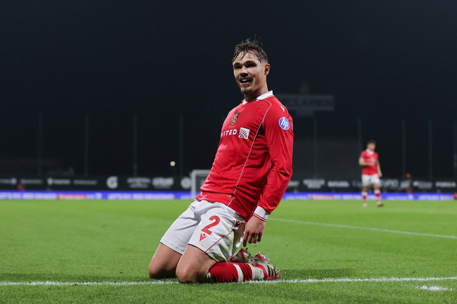 www_thesun_co_uk referee peter bankes shows red 1064789933_5f2c20 (2).jpg