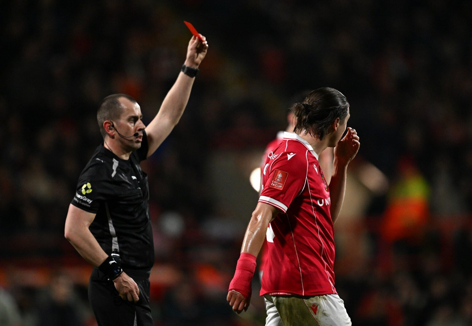 www_thesun_co_uk referee peter bankes shows red 1064789933_5f2c20 (3).jpg