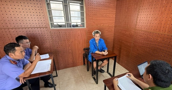 Bản tin trưa 9/3: 'Bác sĩ tâm linh' rởm khai chiêu trò trừ tà để lừa nhiều người