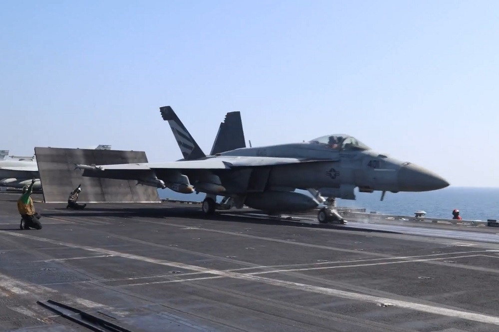 Uy lực mẫu chiến cơ F/A-18 Hornet được Mỹ điều động tham chiến ở Iran