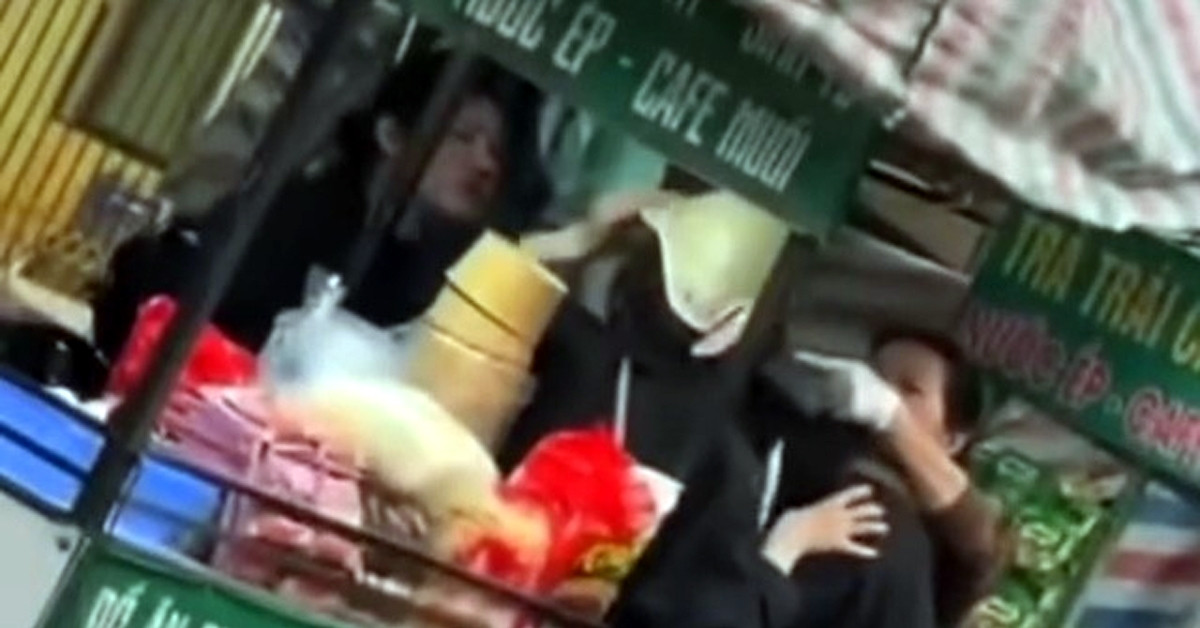 Công an vào cuộc vụ hai cô gái bị hành hung vì mâu thuẫn gửi xe 20.000 đồng