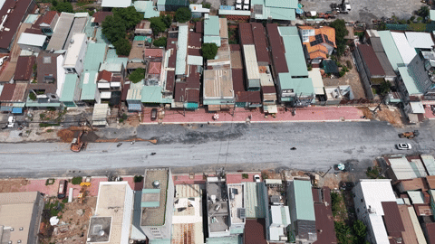 Người dân mòn mỏi chờ đường trăm tỷ ở TPHCM hết cảnh bụi bay mù mịt