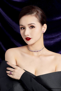 https://static-images.vnncdn.net/vps_images_publish/000001/000003/2026/3/9/la-thanh-huyen-002-1427.jpg
