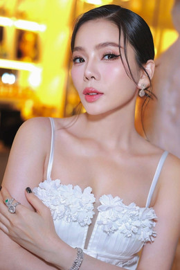 https://static-images.vnncdn.net/vps_images_publish/000001/000003/2026/3/9/le-quyen-005-1418.jpg