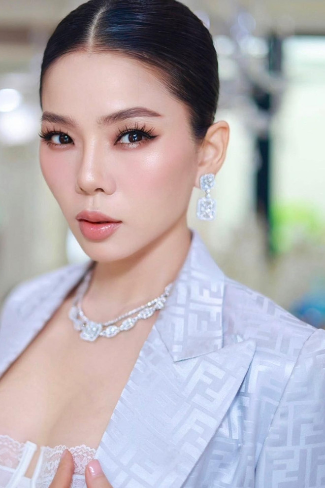 https://static-images.vnncdn.net/vps_images_publish/000001/000003/2026/3/9/le-quyen-006-1414.jpg