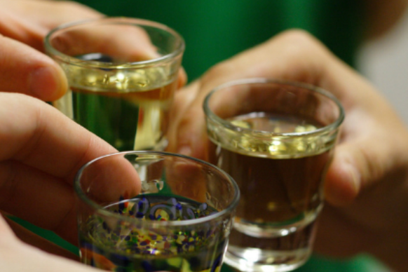 Mê một loại đồ uống khiến người đàn ông mắc cùng lúc 2 bệnh ung thư