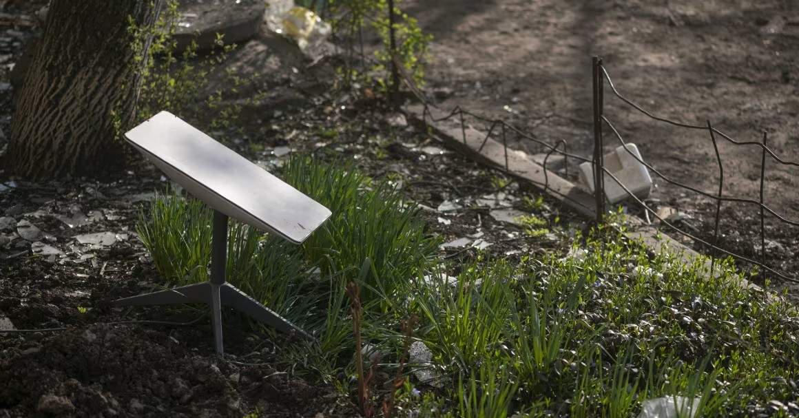 Thế độc quyền của Starlink và điểm yếu chí mạng trên chiến tuyến Ukraine