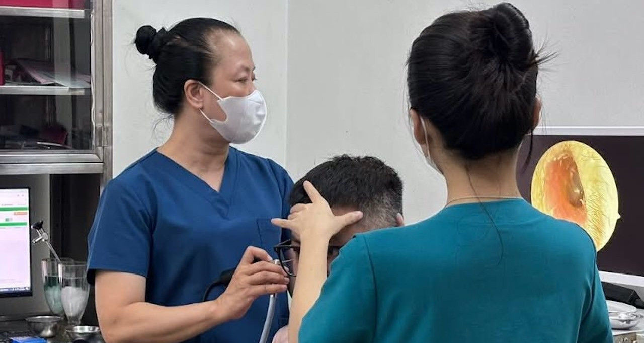 Viêm tai giữa vỡ mủ, thủng màng nhĩ có tự lành được không?