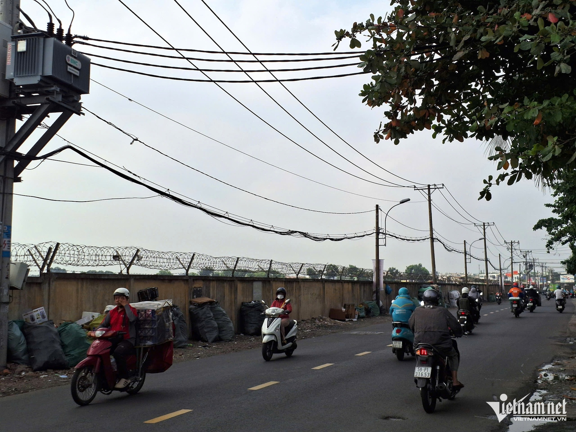 W-đường Phạm Văn Bạch.jpg