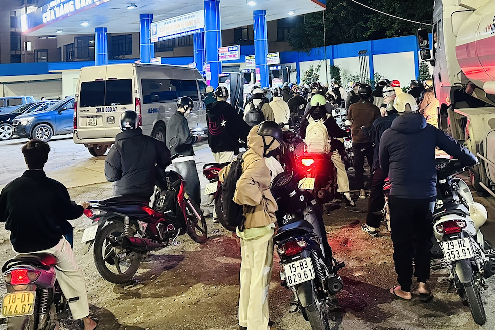 Xăng dầu biến động, Bộ Công Thương gợi ý khuyến khích dùng xe điện, làm việc online