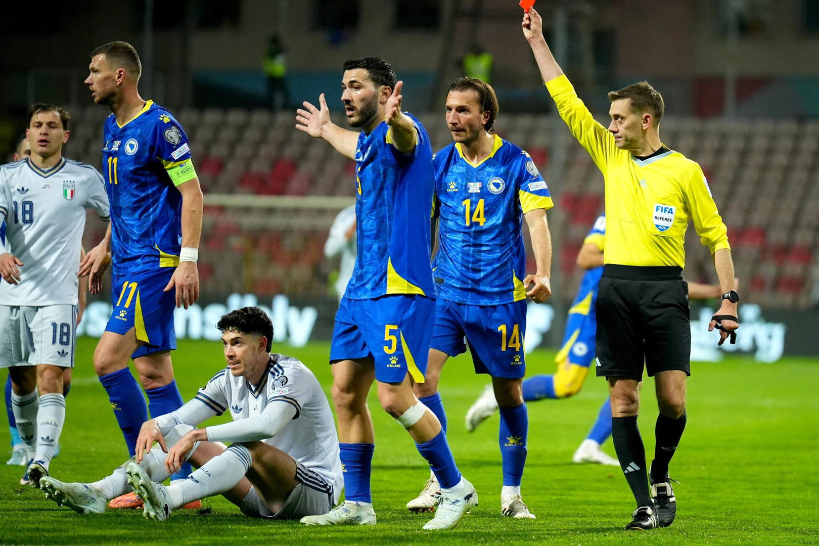 Bastoni Bosnia Italia.jpg