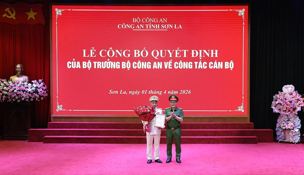 cong an son la 1.jpg