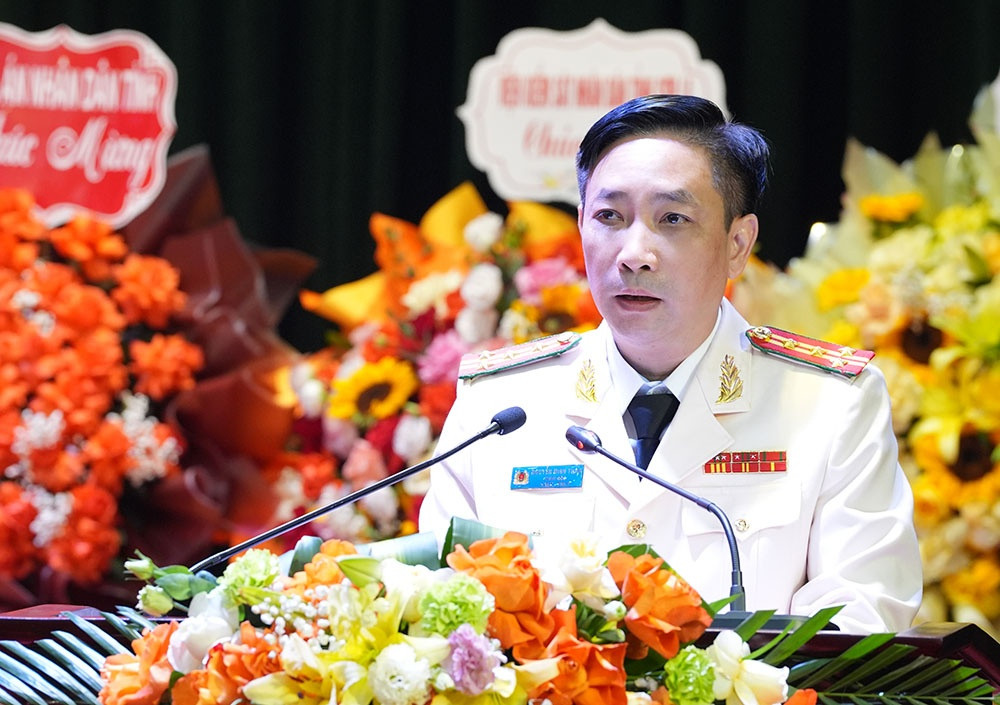 cong an son la 3.jpg