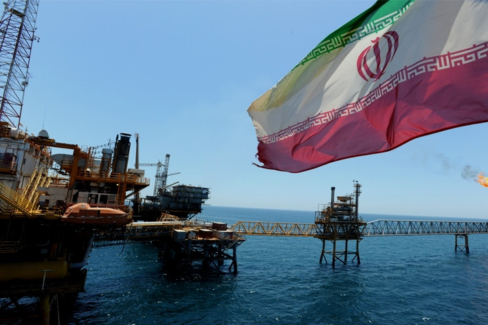 Đầu tháng mới, giá dầu thế giới tiếp tục đi lên