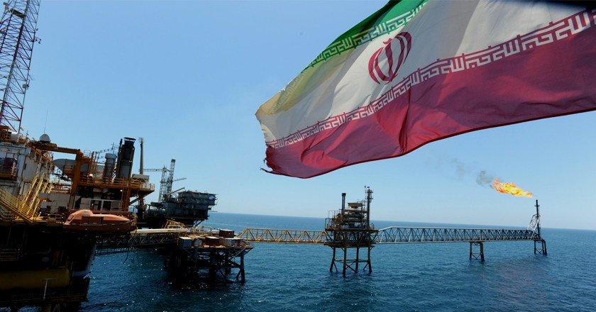 Đầu tháng mới, giá dầu thế giới tiếp tục đi lên