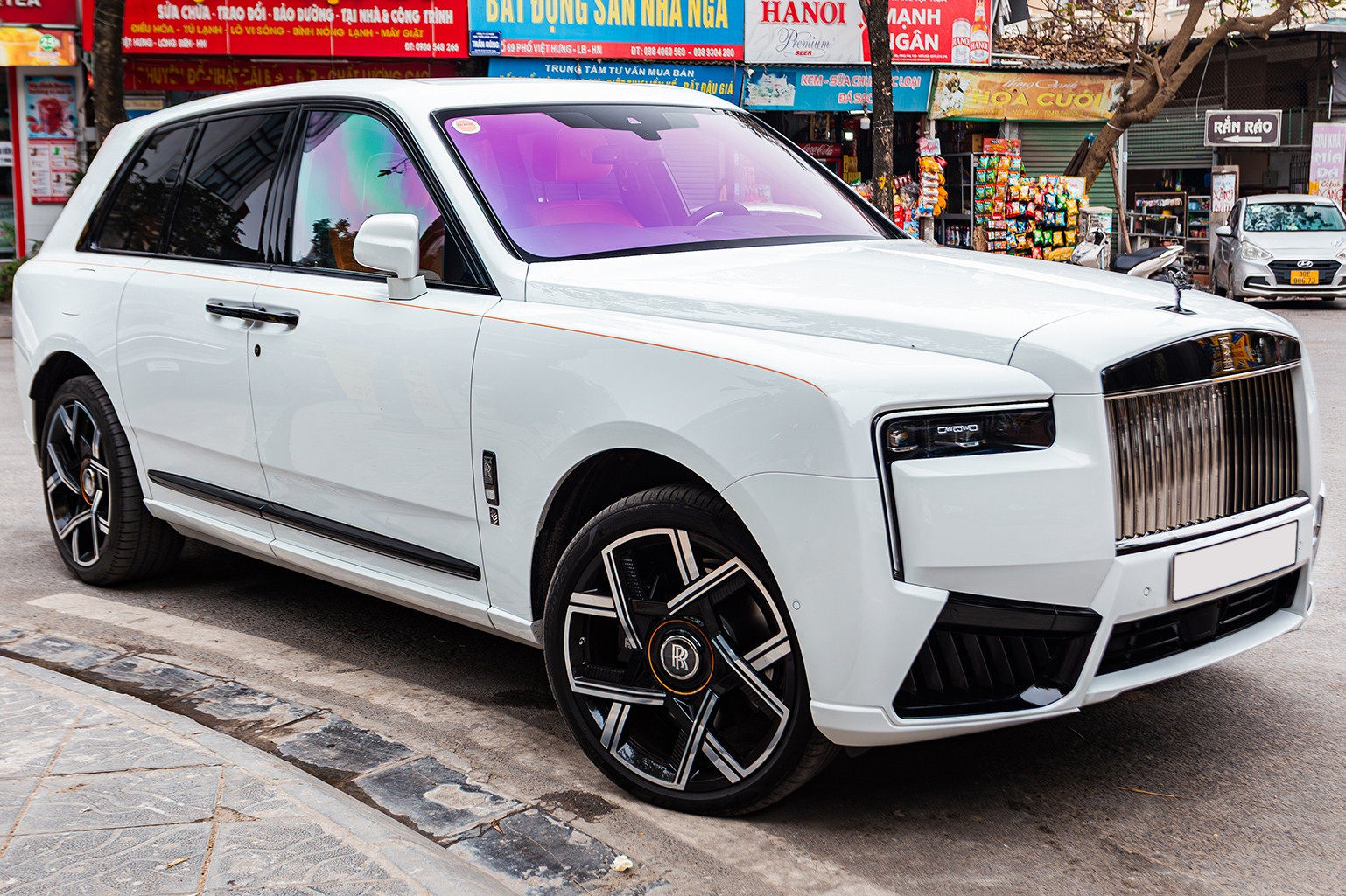 Đi 500km, đại gia Hà Nội bán xe siêu sang Rolls-Royce Cullinan 2025 lỗ tiền tỷ