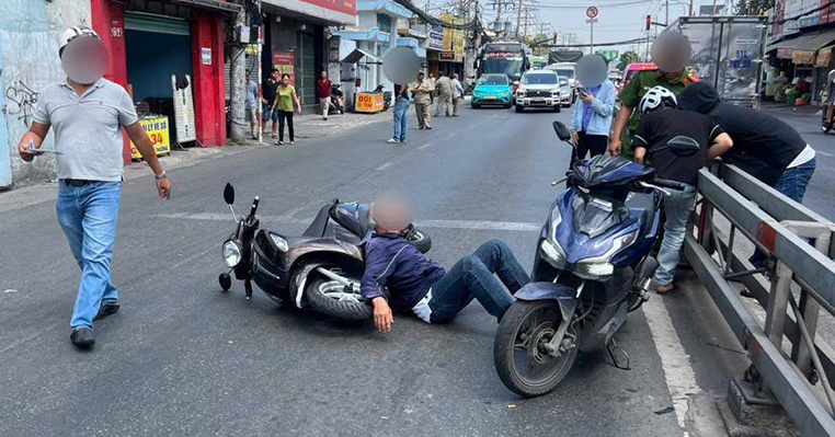 Khởi tố 2 người ẩu đả giữa phố do mâu thuẫn khi tham gia giao thông