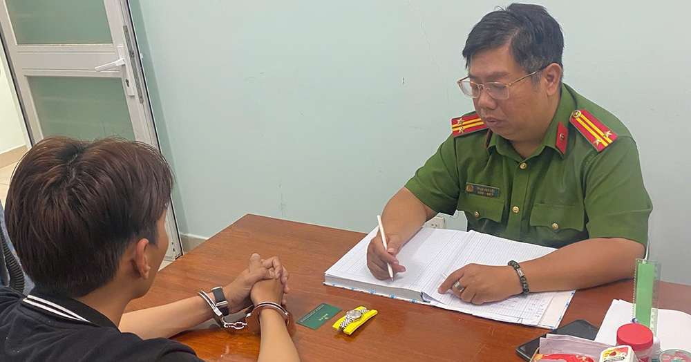 Nam thanh niên 29 tuổi đến nhà bạn gái rồi ‘cuỗm’ đồng hồ Rolex