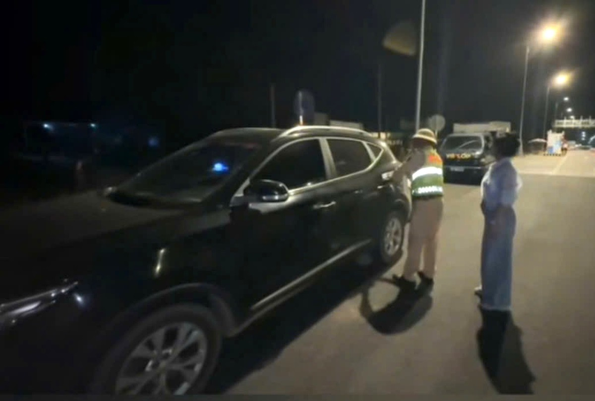 Nữ tài xế chạy tốc độ 106km trên cao tốc Vĩnh Hảo   Phan Thiết bị tạm giữ ô tô..jpg