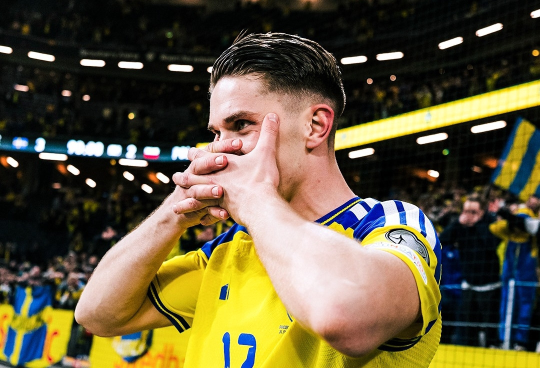 Gyokeres hoá người hùng, Thụy Điển nghẹt thở giành vé World Cup