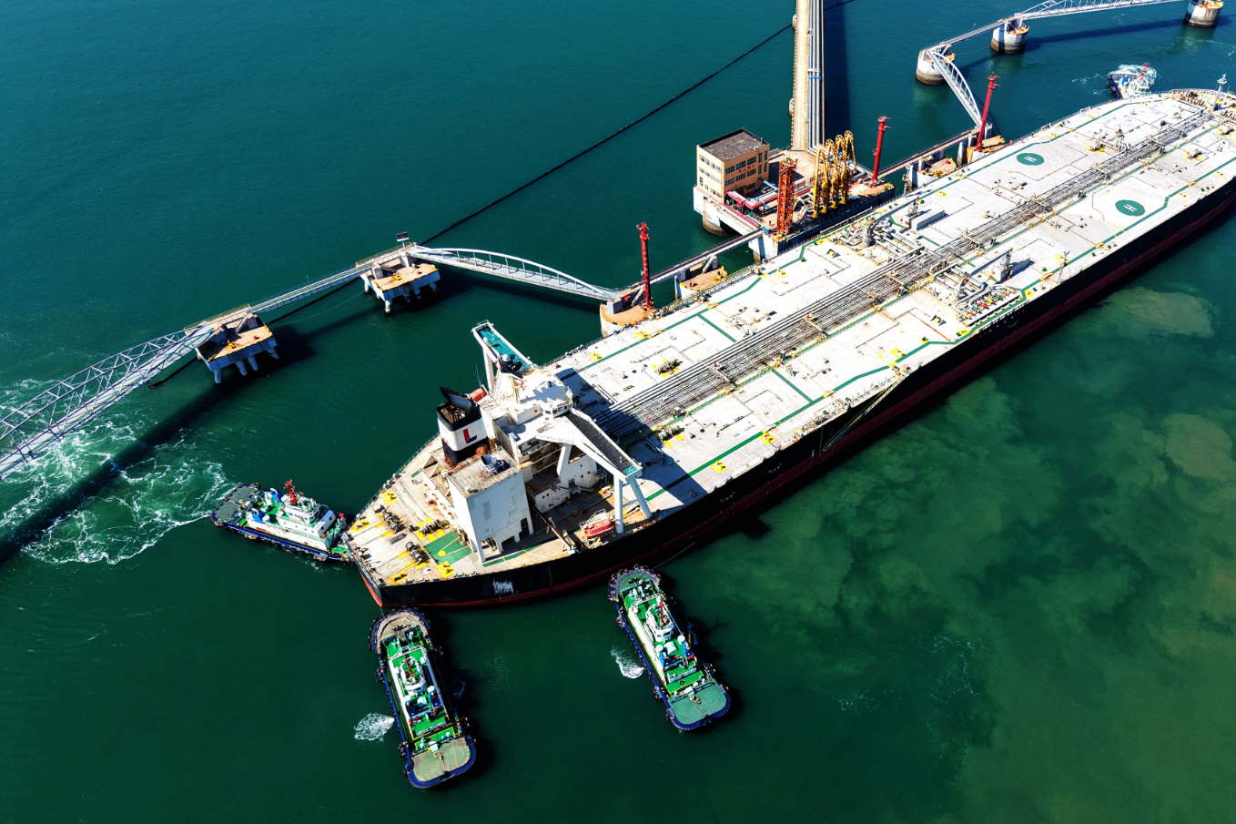 Trung Quốc tăng tốc tích trữ dầu như thế nào?