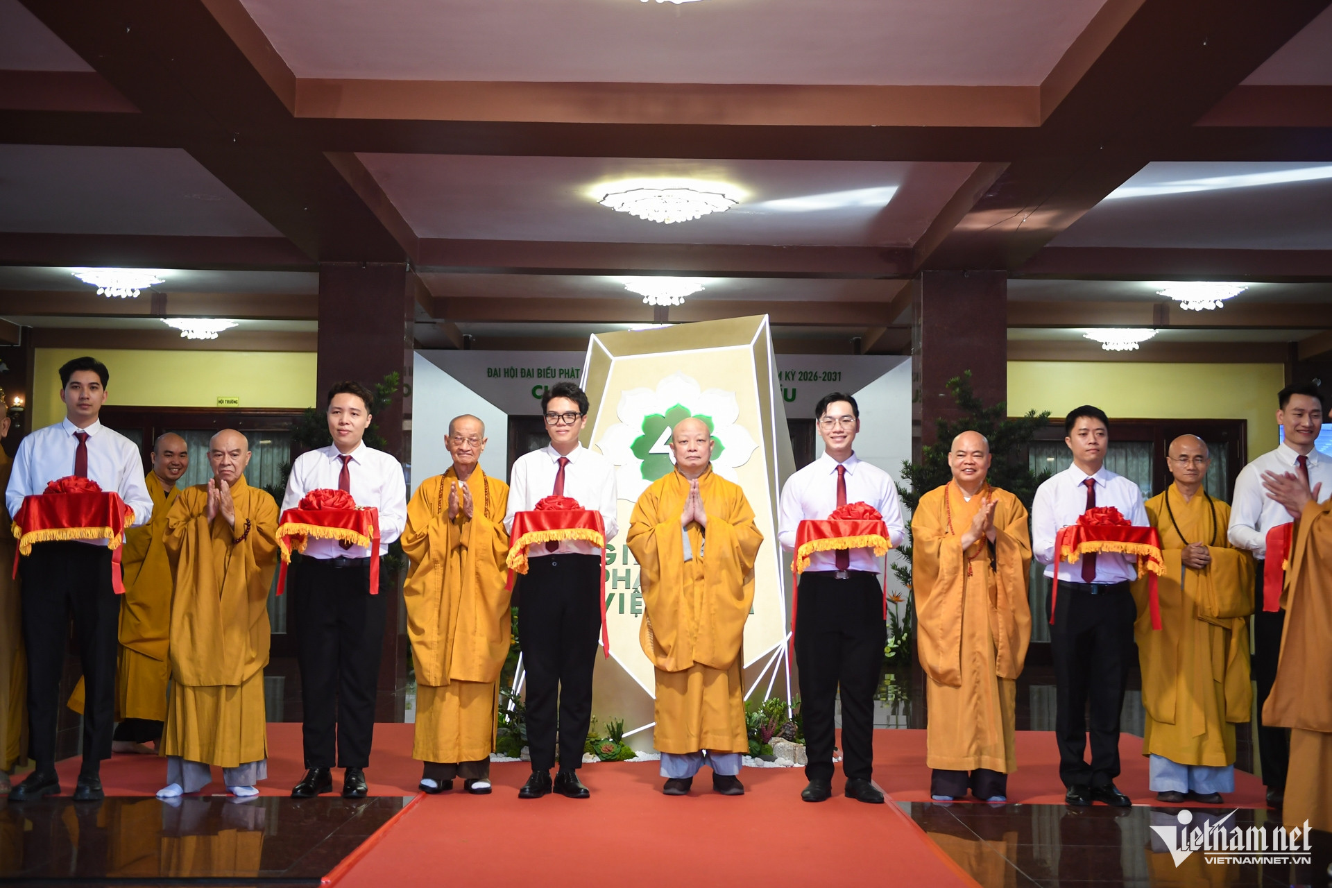 W-triển lãm phật giáo nguyễn huế.jpg