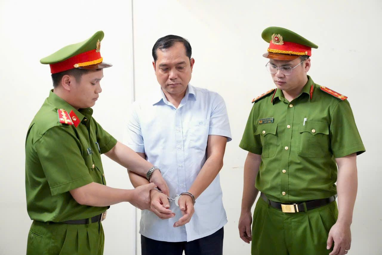  Bắt giữ ông Hoàng Trọng Lợi, nguyên Phó Chủ tịch TP Phúc Yên cũ 