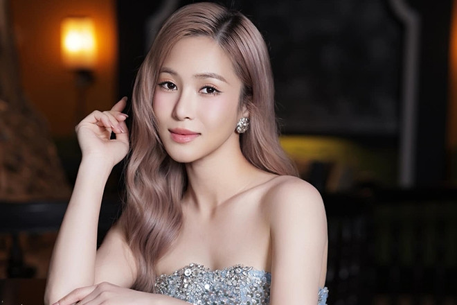  Ca sĩ Hương Tràm tuổi 31 độc thân sau đổ vỡ, ám ảnh vì lời miệt thị 