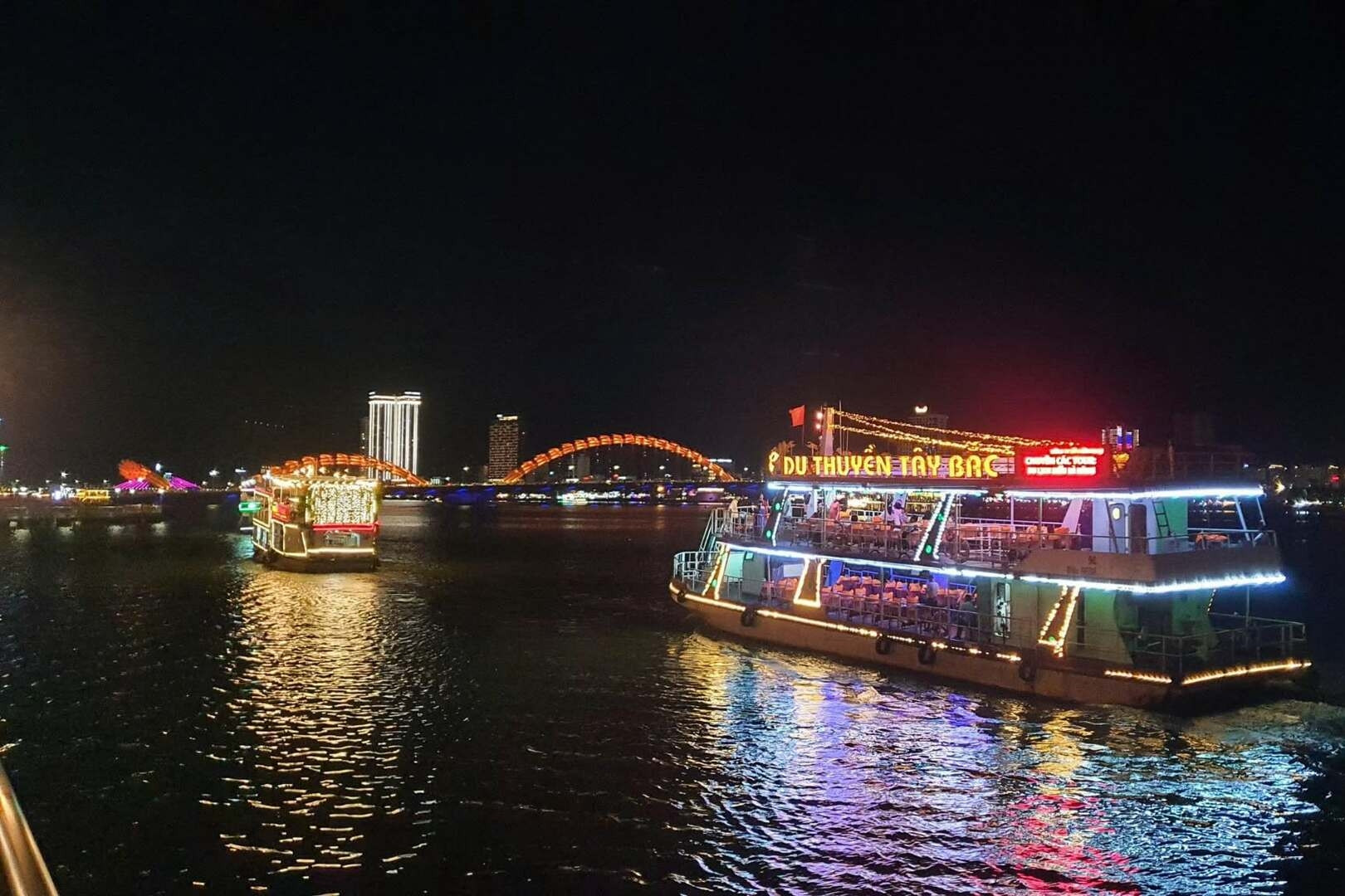 Đà Nẵng mạnh tay với tàu du lịch: Thiếu áo phao, chở quá tải, cấm rời bến!