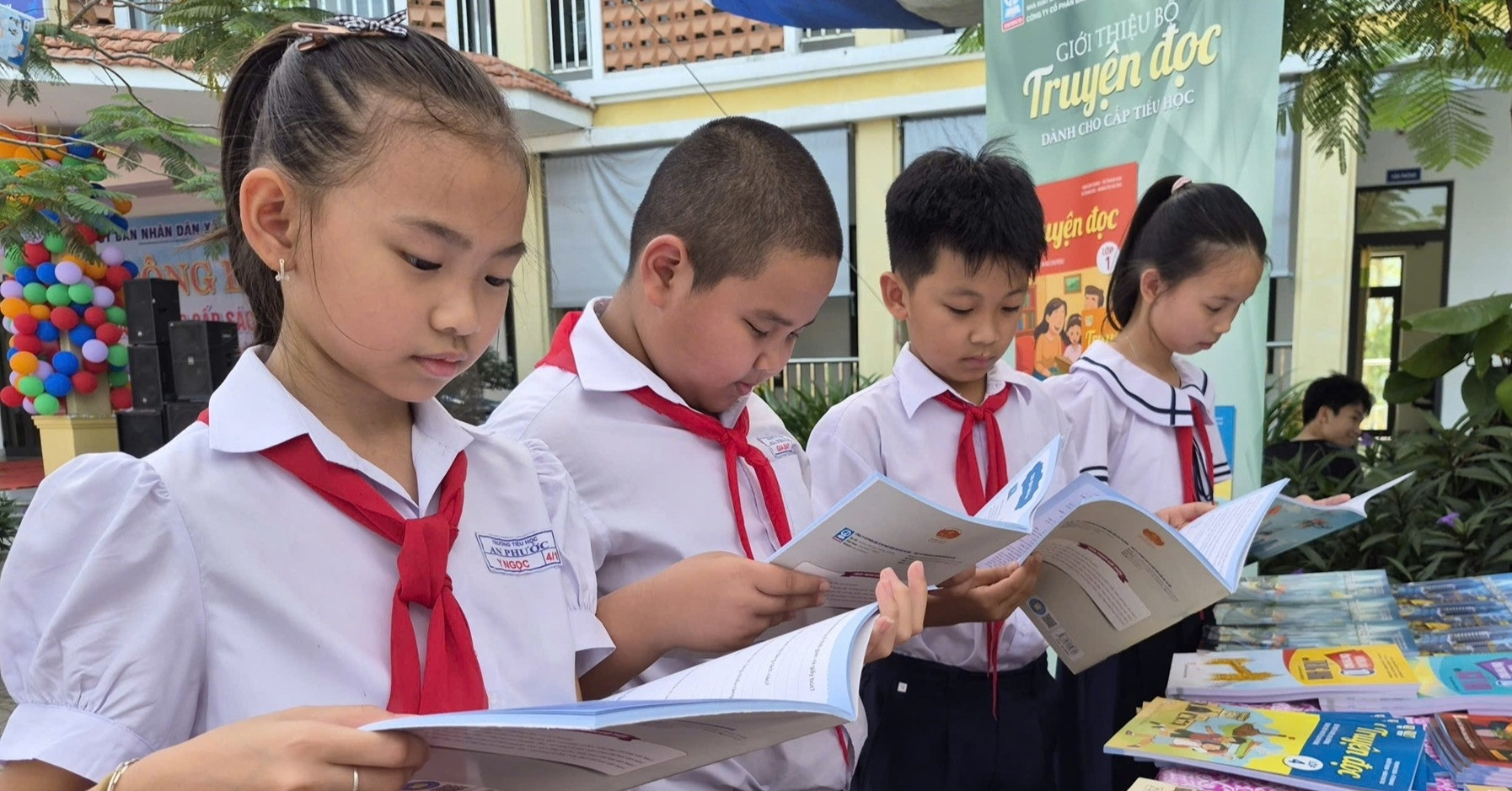 Địa phương đầu tiên miễn phí sách giáo khoa, giảm áp lực chi phí cho phụ huynh