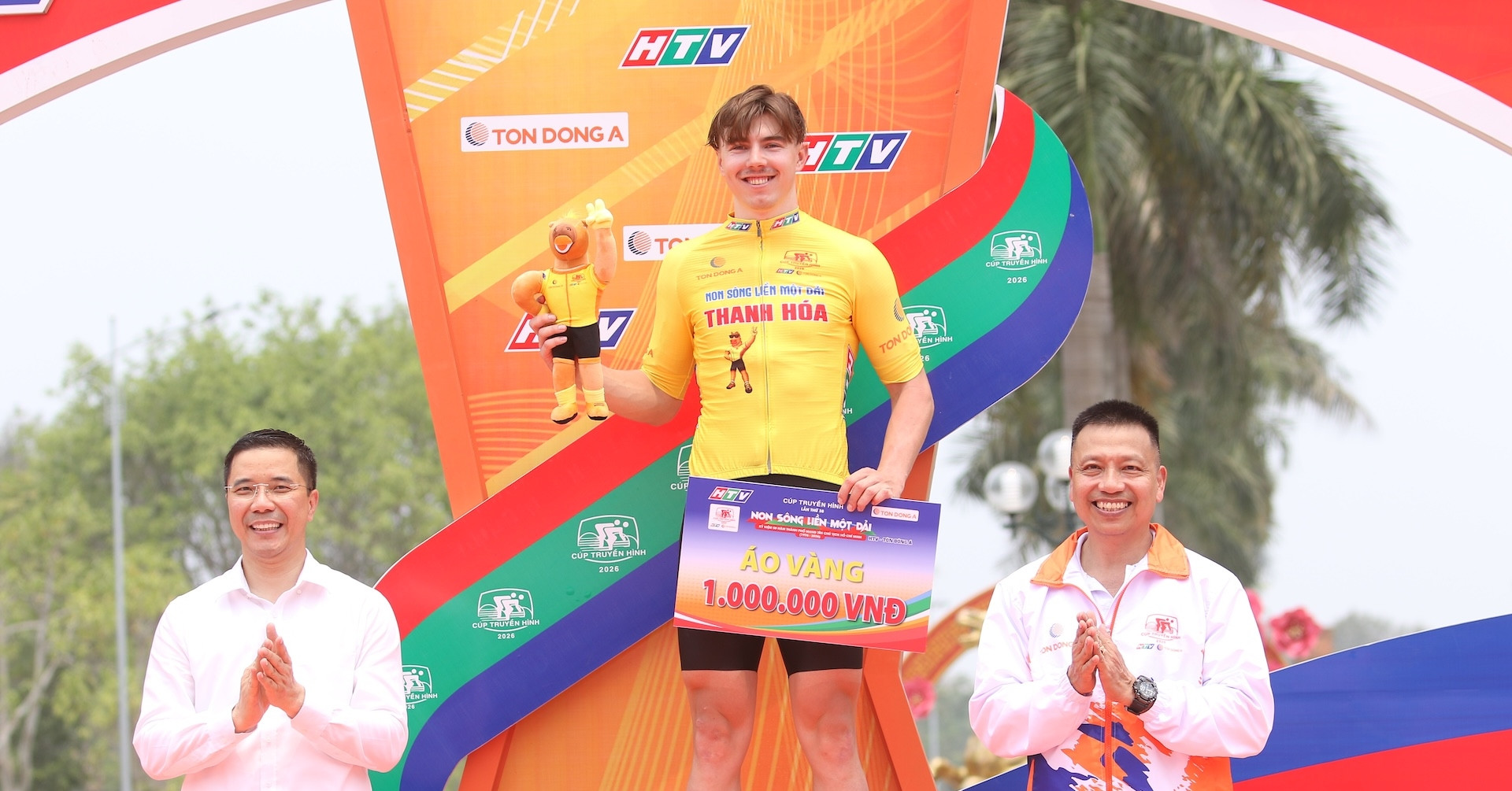 Giải xe đạp Cúp truyền hình TP.HCM 2026: Marchuk Dzianis tiếp tục giữ áo vàng