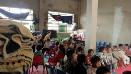 Lớp học tạm của các lứa tuổi mầm non tại điểm trường Hỏm Trên